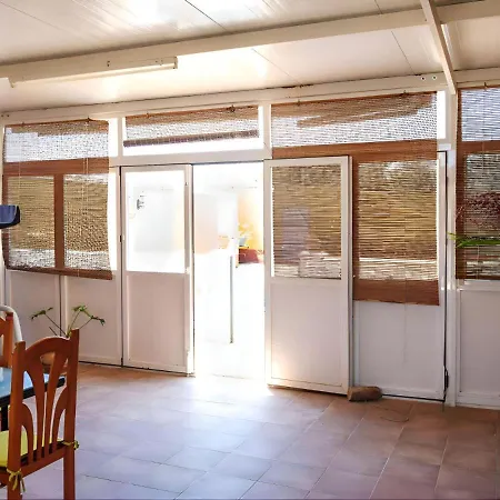 Con Jardin, Barbacoa Y Piscina Privada
