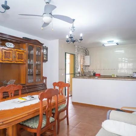Con Jardin, Barbacoa Y Piscina Privada *
